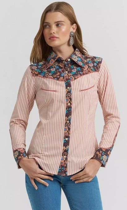Wrangler Women’s Lainey Wilson LS Snap Shirt