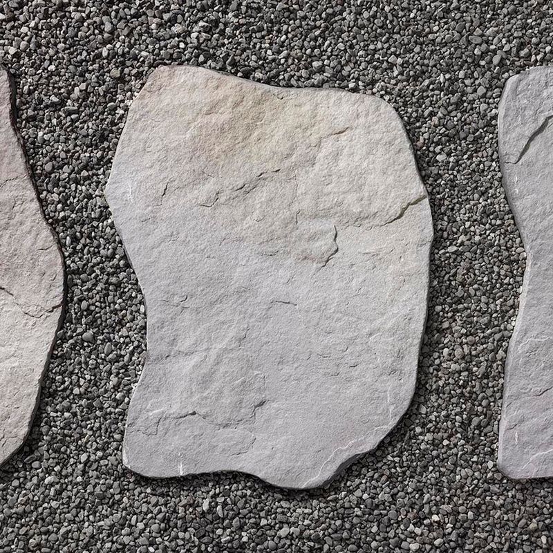 Stepping Stone 'Maya' - (23x31") - Victoria