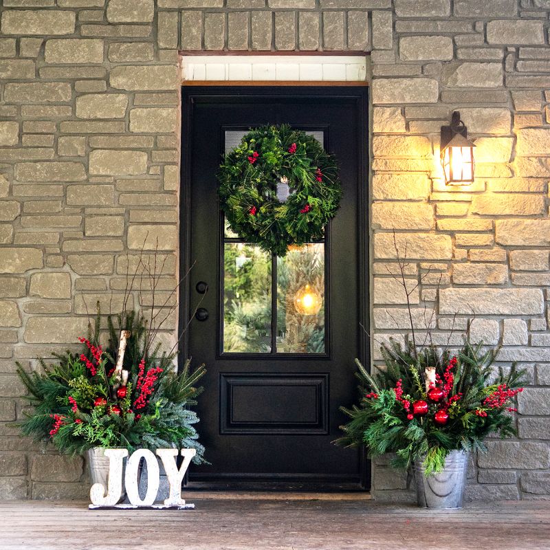 Holiday Porch Pkg. - Festive Urn Deluxe (Red)