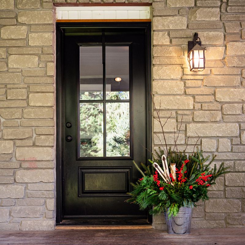 Holiday Porch Pkg. - Festive Urn with Skis