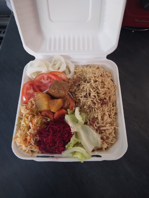 Riz haricot rouge salade+viande de bœuf