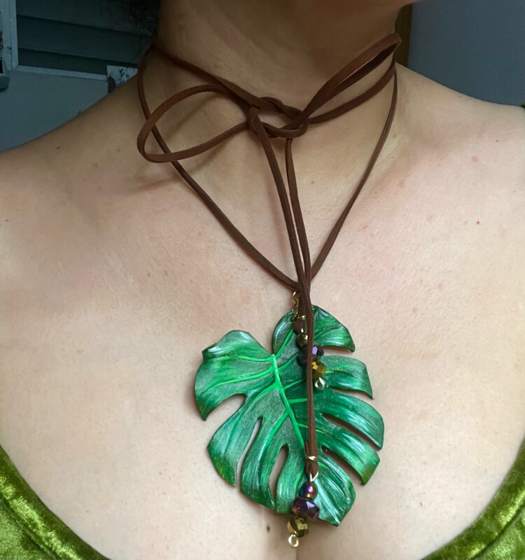Collar monstera