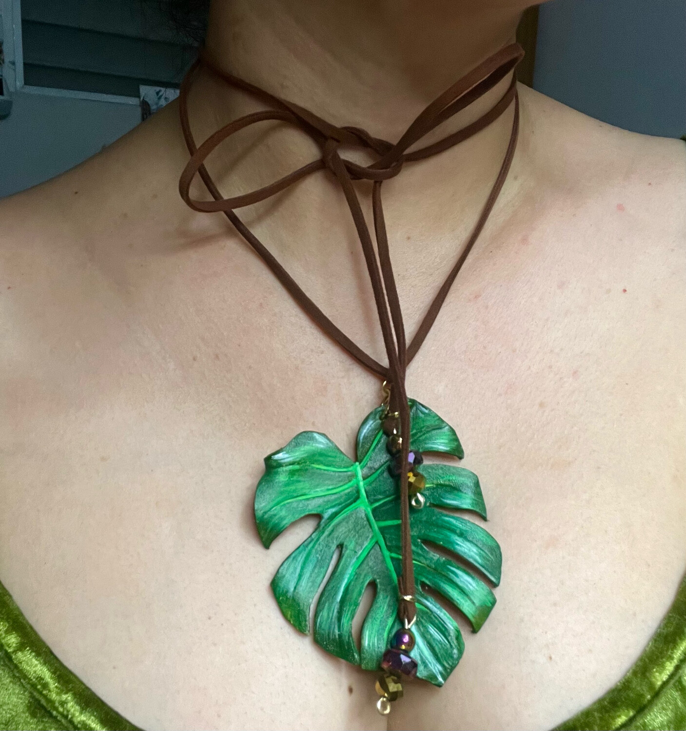 Collar monstera