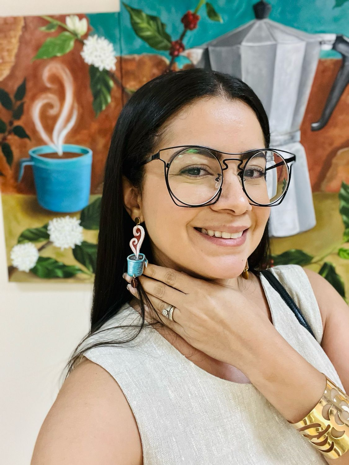 Earrings of  Greca y taza de café