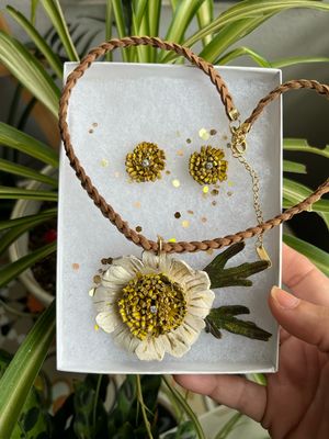 Margaritas necklace  and earrings 