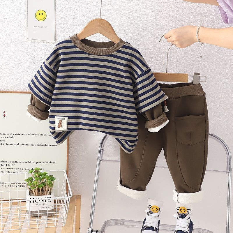 طقم مخطط زيتوني