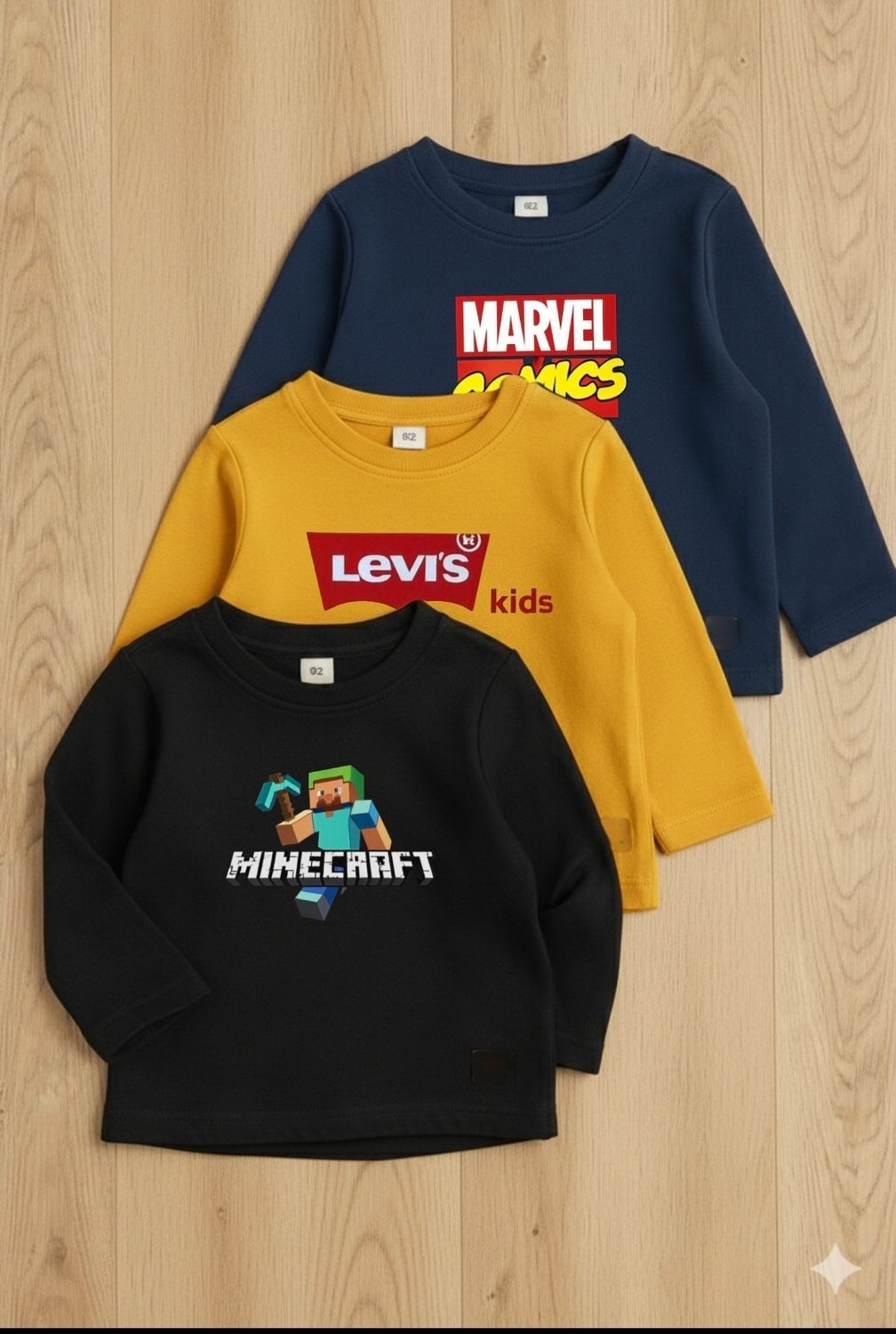 عرض ثلاث تشيرتات ماينكرافت 