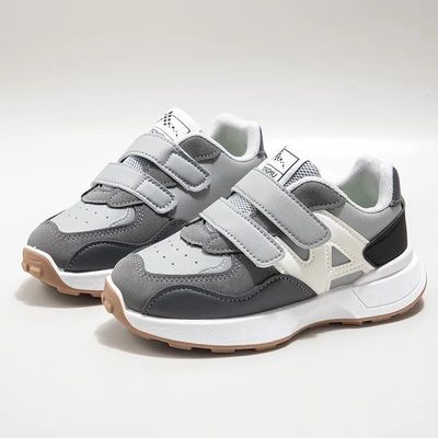 حذاء ابيض ورصاصي