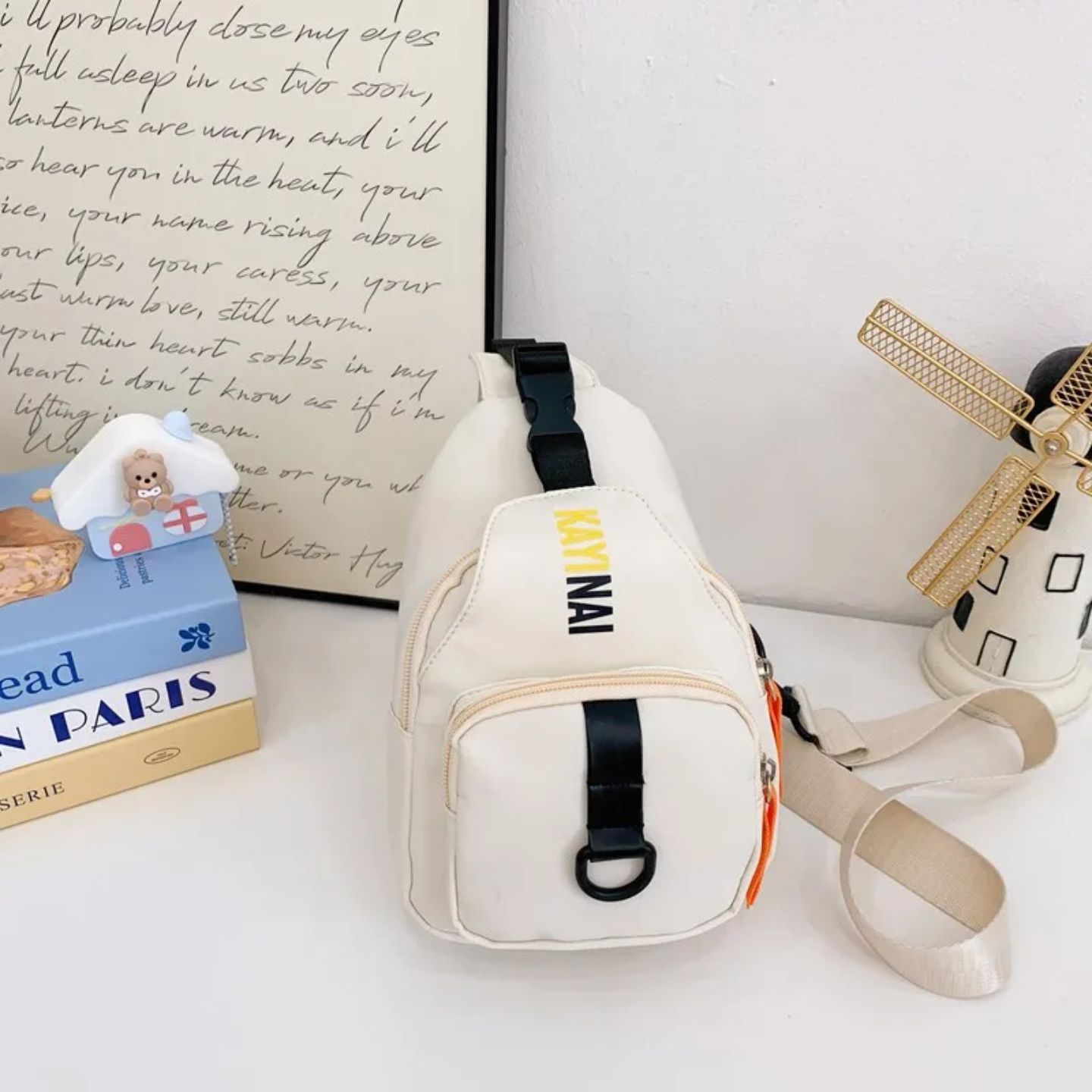 حقيبة ابيض خط اسود