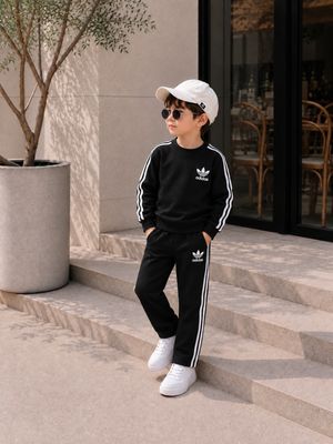 تراكسوت أديداس أسود