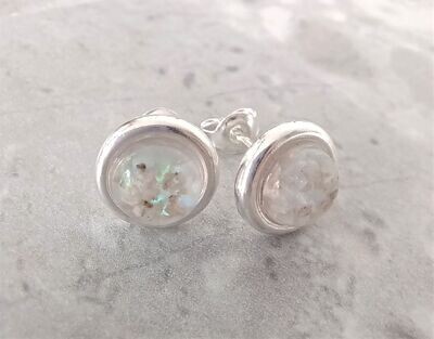 Round stud Earrings 6mm cabochon