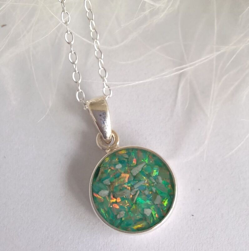 Sterling Silver round pendant and chain to contain a stone encapsulating the hair, fur or ashes you send me.  Memorial Jewellery Keepsake Jewellery
