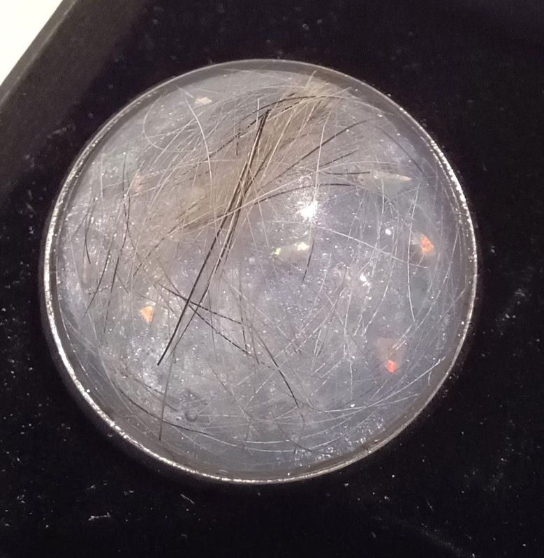 ROUND Brooch with 20mm cabochon to encapsulate hair or ashes