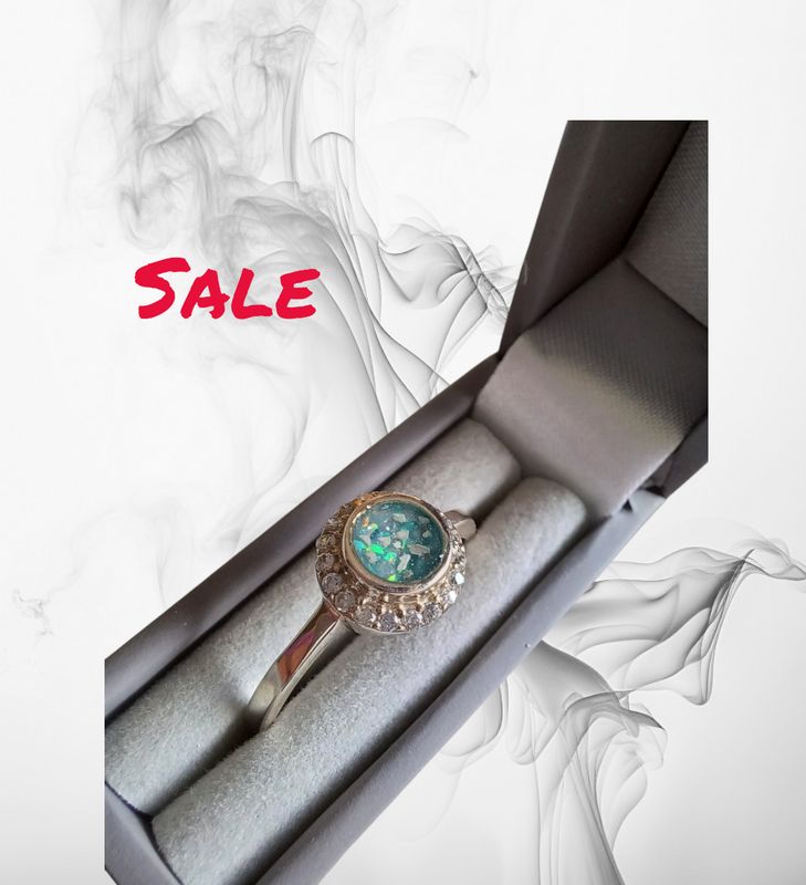 Sterling Silver hallo ring to contain a stone encapsulating the hair, fur or ashes you send me.  Memorial Jewellery Keepsake Jewellery