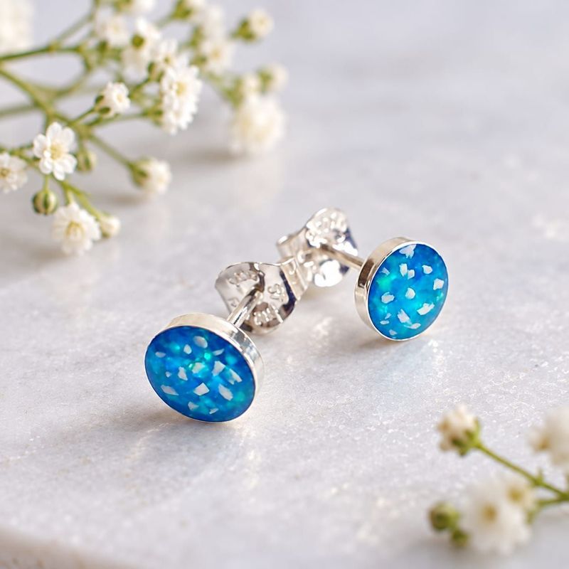 Round  stud Earrings 5mm cabochon