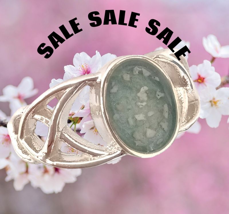 CELTIC Ring with 8x6mm Cab to encapsulate hair or ashes Sterling Silver