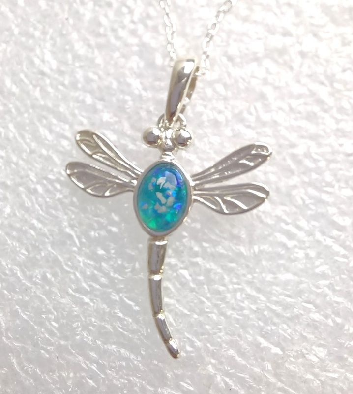 DRAGON FLY  pendant & chain  with a 7X5mm cabochon