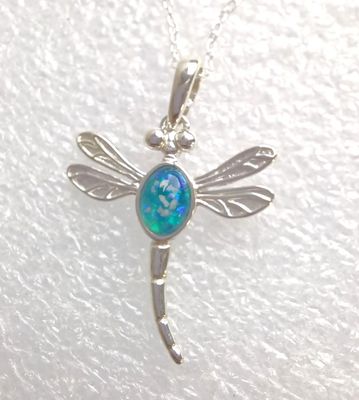 DRAGON FLY  pendant & chain  with a 7X5mm cabochon