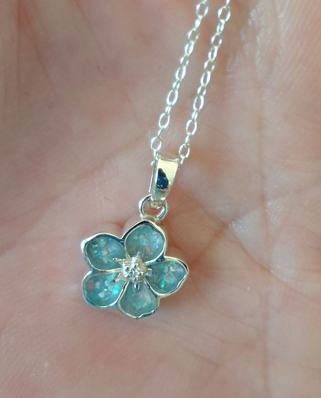 Forget-me-not pendant & chain to encapsulate hair or ashes
