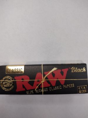 Raw Black Label Classic Rolling Papers