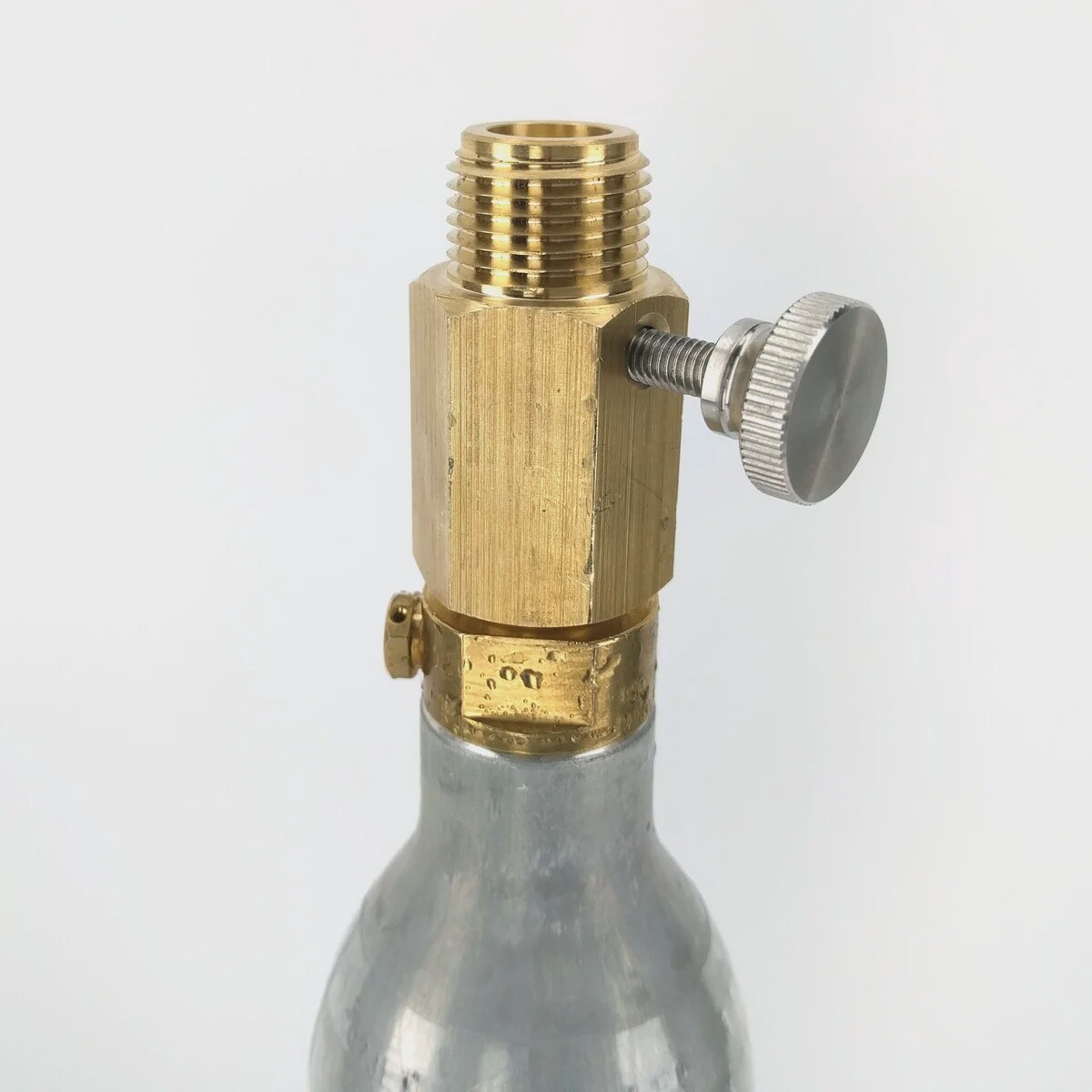 Deluxe Sodastream Cylinder Adapter