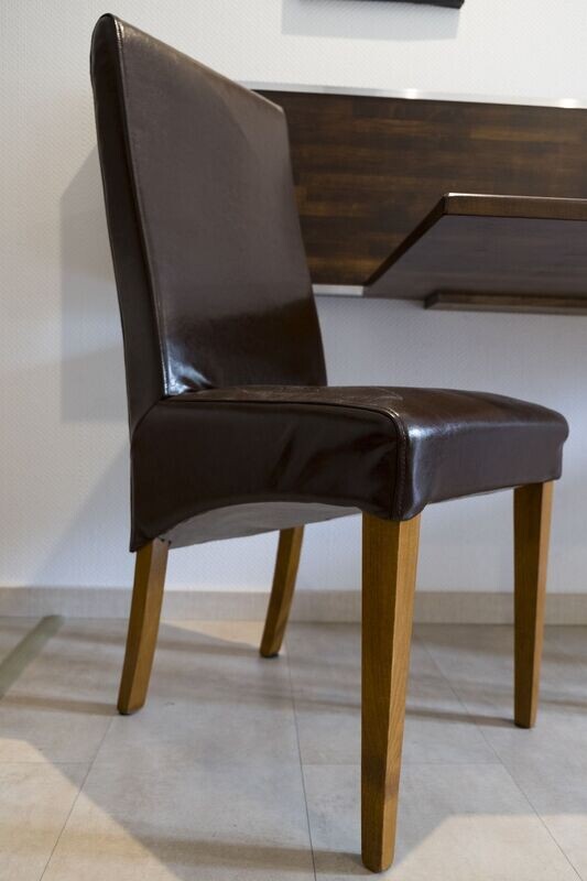 Chaise cuir