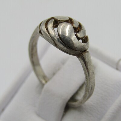 Vintage Sterling silver ring - weighs 2,0g - size L