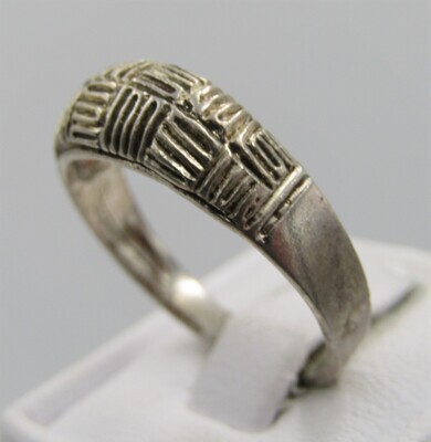 Vintage sterling silver ring - weighs 2,4g - size R 1/2
