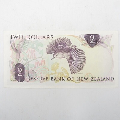 New Zealand 2 Dollars banknote - 1977 to 1981 replacement note 9y3* AU condition