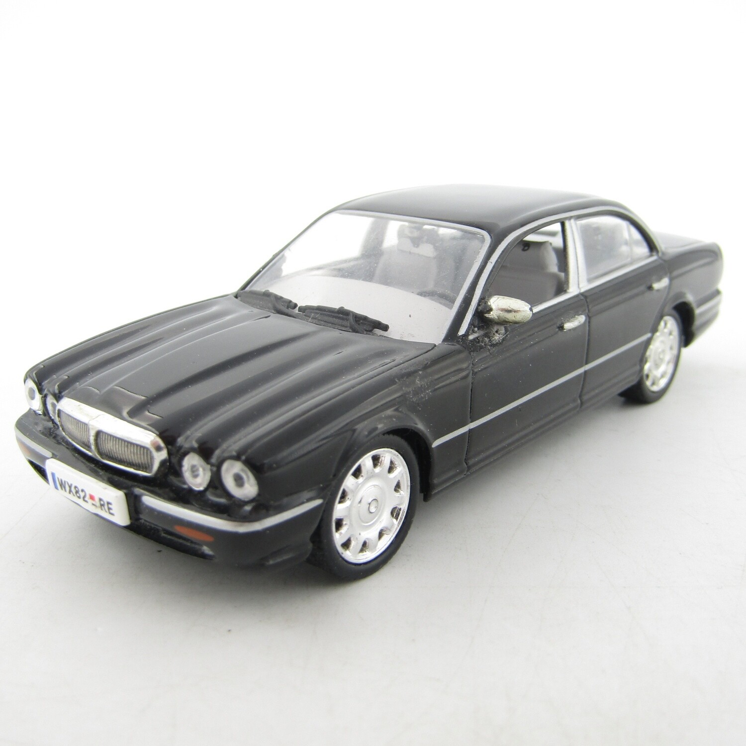 Universal Hobbies Jaguar Daimler die-cast model car - scale 1/43 - mirror missing