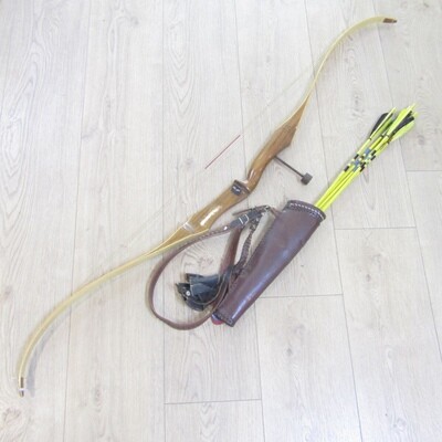 AMF Wing SlimLine Corsair recurve bow with Quiver and arrows