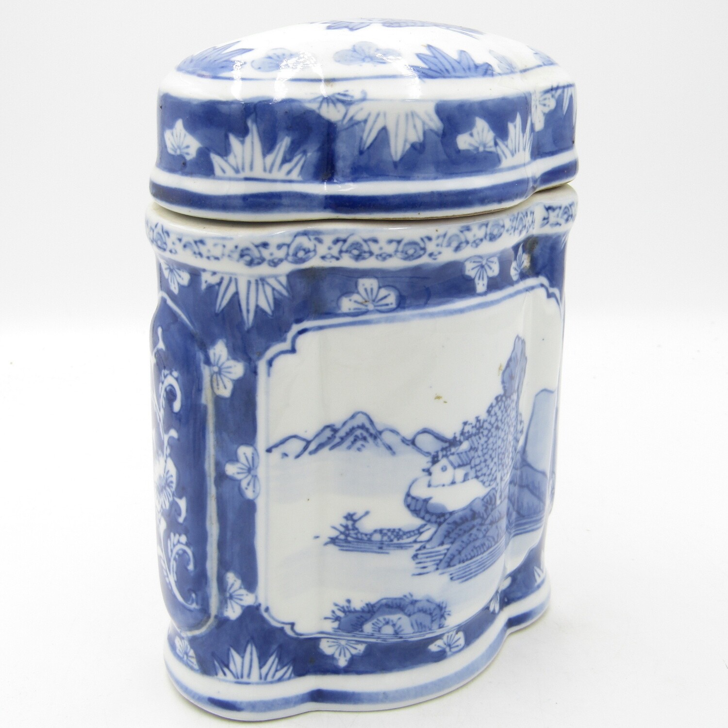 Antique Chinese blue and white porcelain tea caddy jar with lid