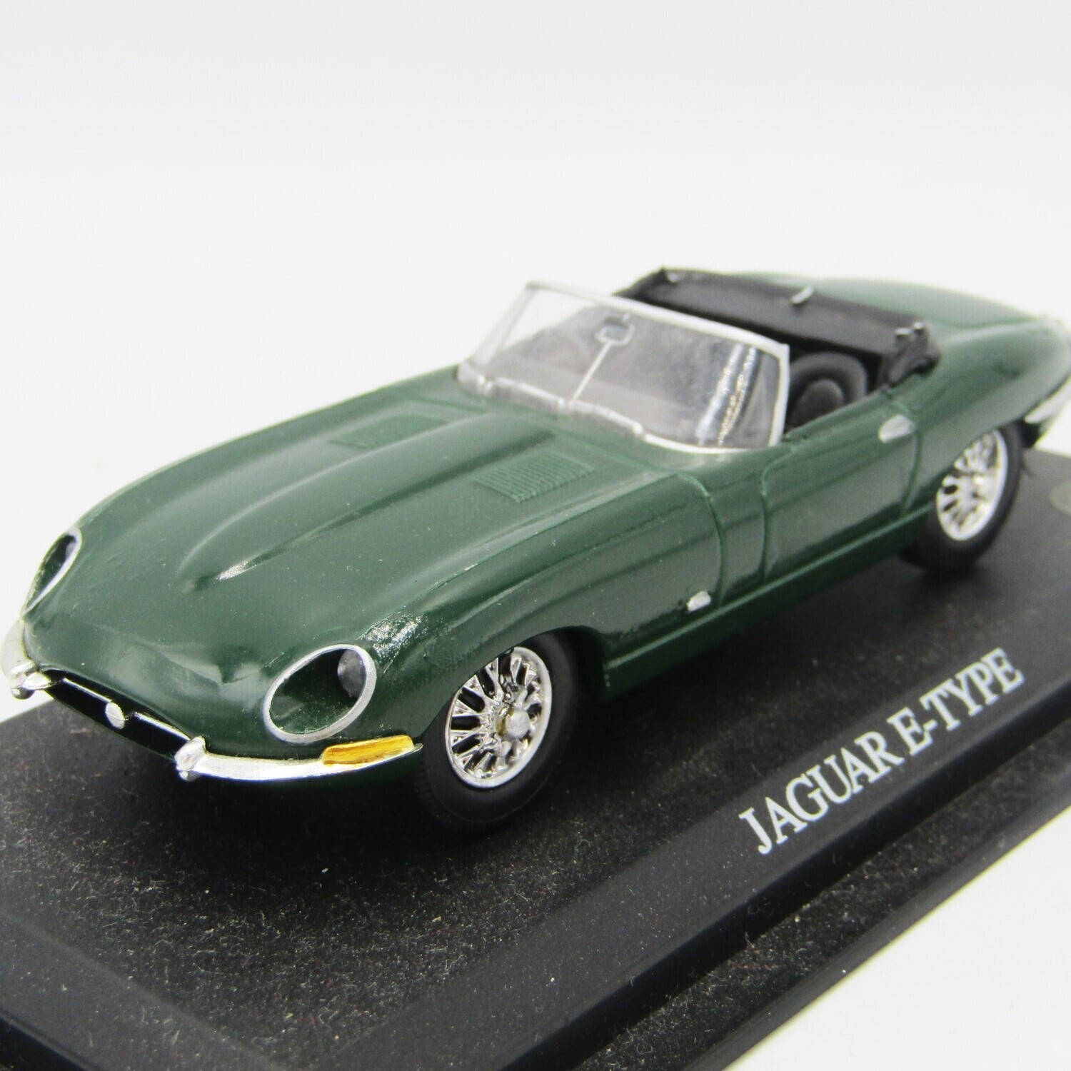 Modèle Réduit JAGUAR XJ 220 - Échelle 1:43, Marque DelPrado, Occasion (emballage Froissé)