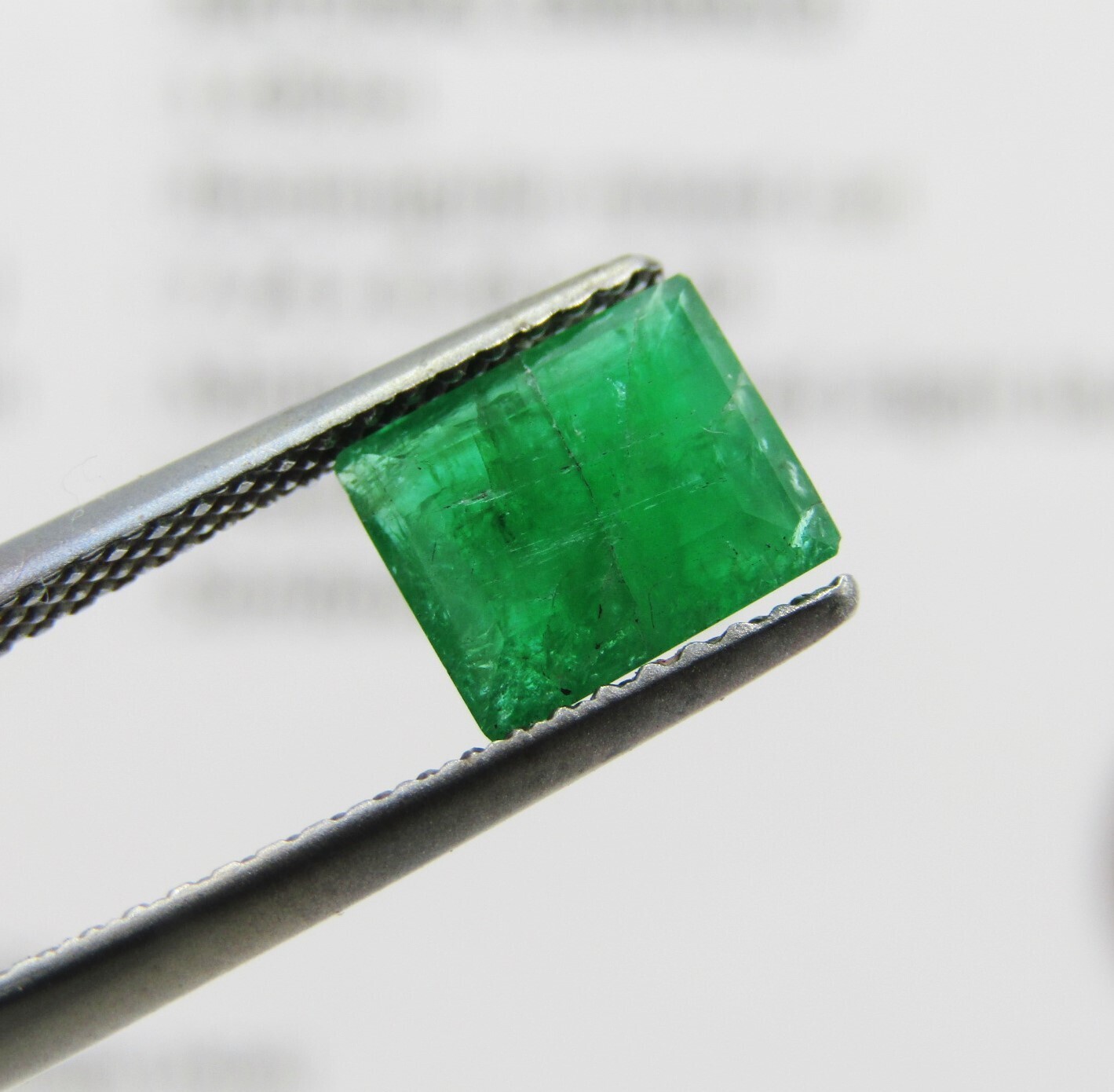 Natural Emerald of 1,09 carat - Rectangular mixed cut - Sandawana type - medium dark toned slight bluish green with Gemlab certificate