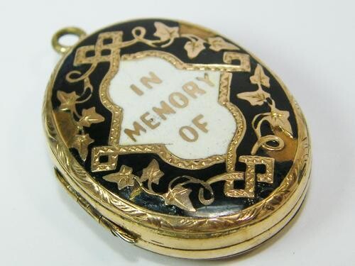 Antique mourning pendant that belonged to wife of Crimean War soldier