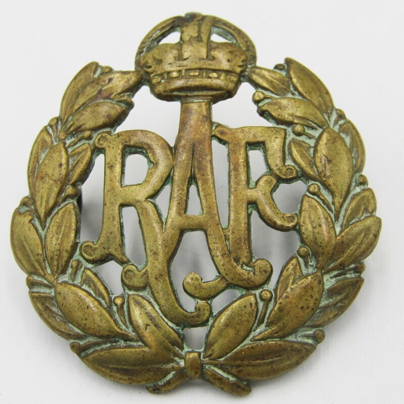 WW2 Royal Air Force cap badge