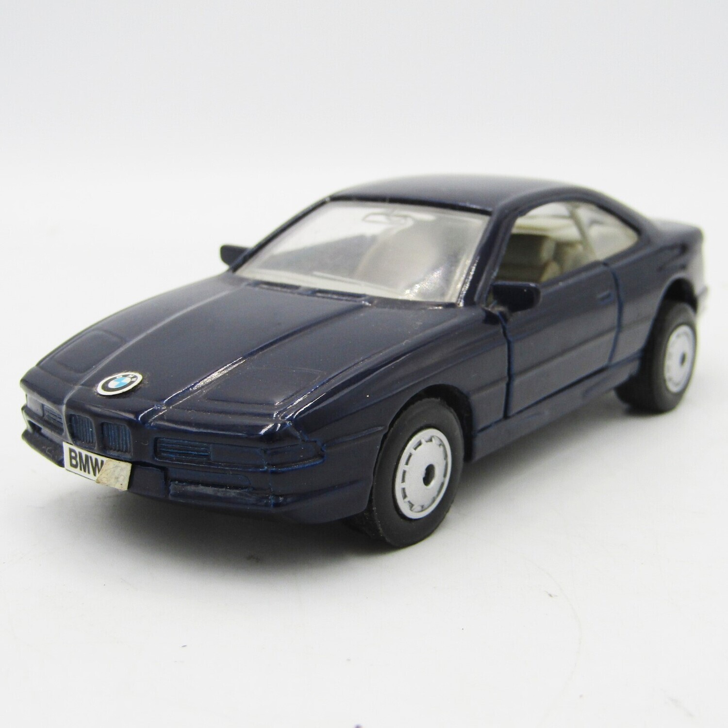 Maisto BMW 850i die-cast model car - scale 1/40
