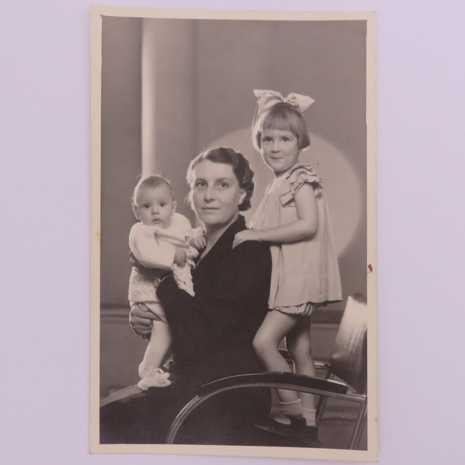 Bloemfontein postcard made by Danie Brink of lady and her 2 children (Rottich family) - Taken with Voigtlander camera