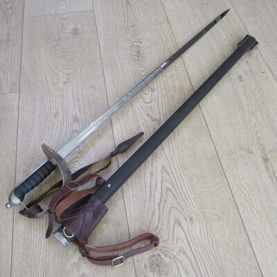 British 1897 Pattern infantry officer&#39;s sword with sheath