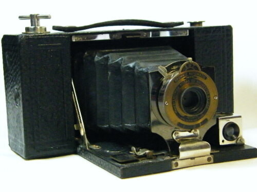 Vintage Kodak number 2 folding pocket Brownie - model B