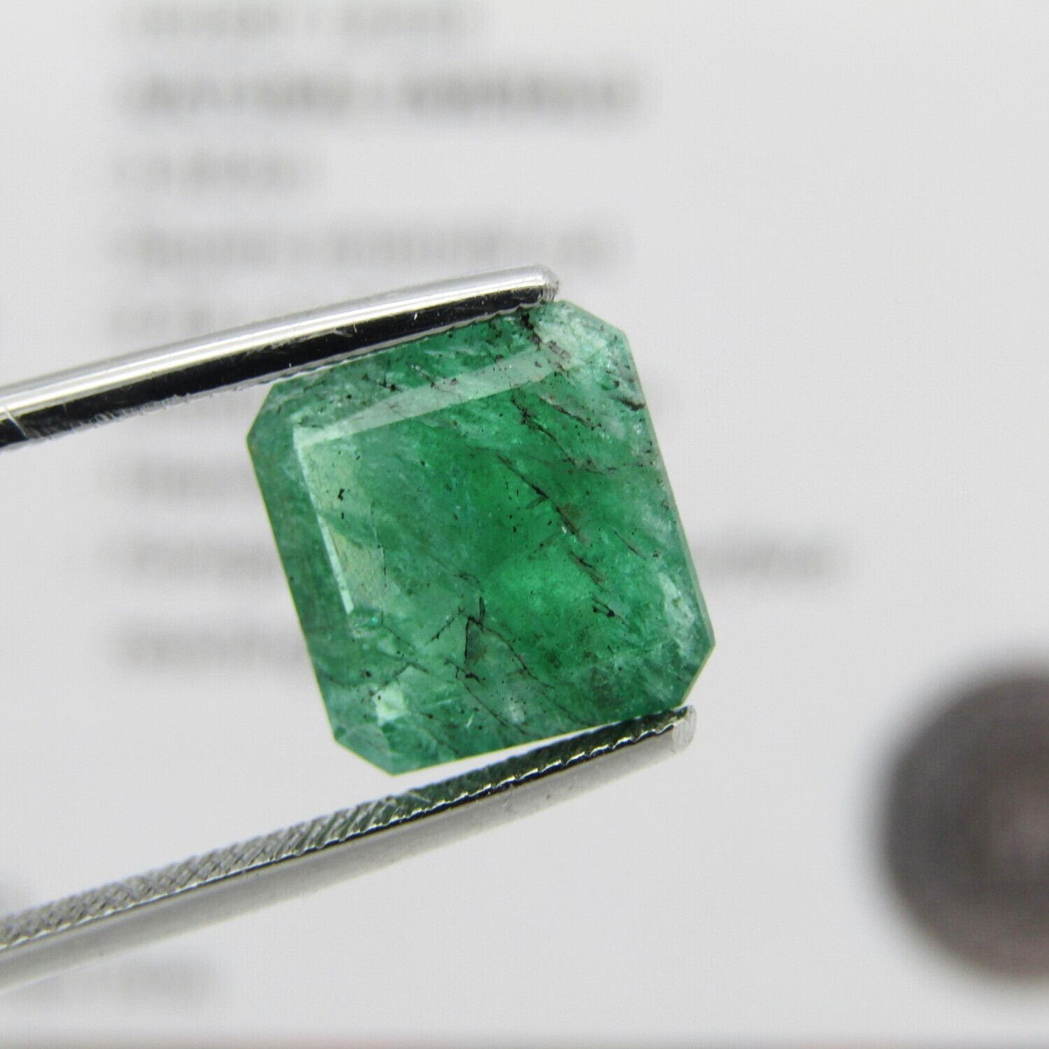 Natural Emerald of 3,32 carat Medium toned green square Emerald cut with Gemlab certificate