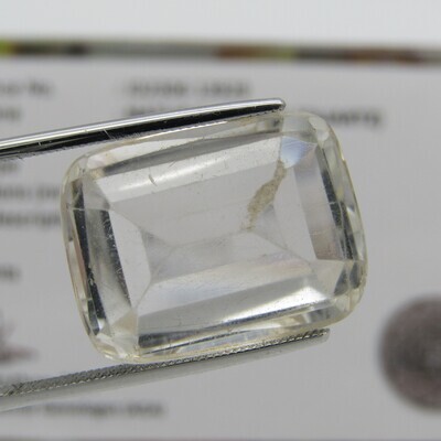 Large Citrine of 20,74 carat - cushion cut light toned yellow