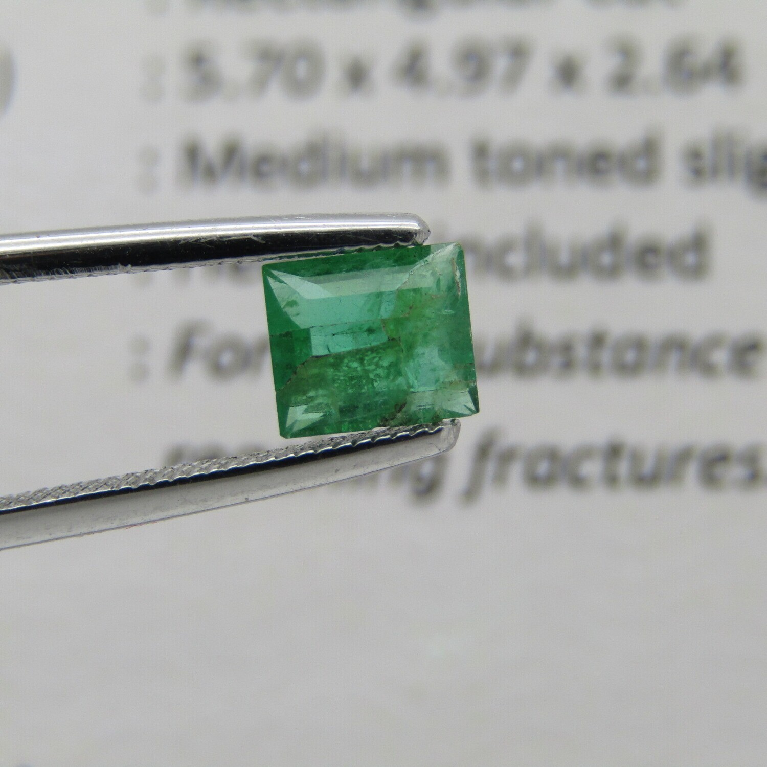 Natural Emerald of 0,5 carat - Rectangular cut - Slightly bluish green with Gemlab certificate