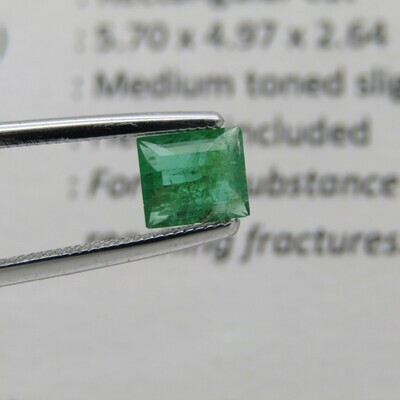 Natural Emerald of 0,5 carat - Rectangular cut - Slightly bluish green with Gemlab certificate