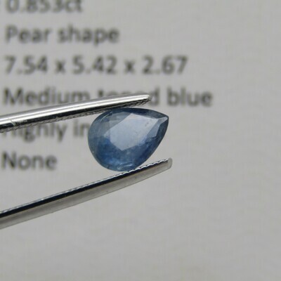 Natural Sapphire of 0,85 carat - pear shape - Medium toned blue with Gemlab certificate