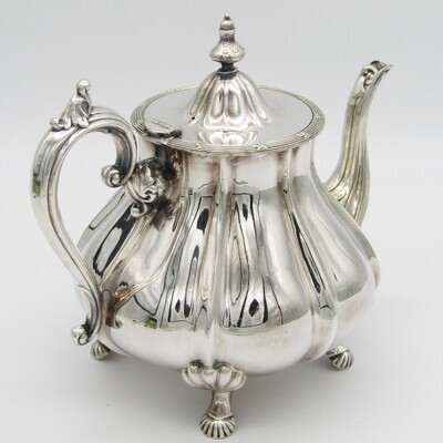 Vintage silverplated teapot - excellent condition