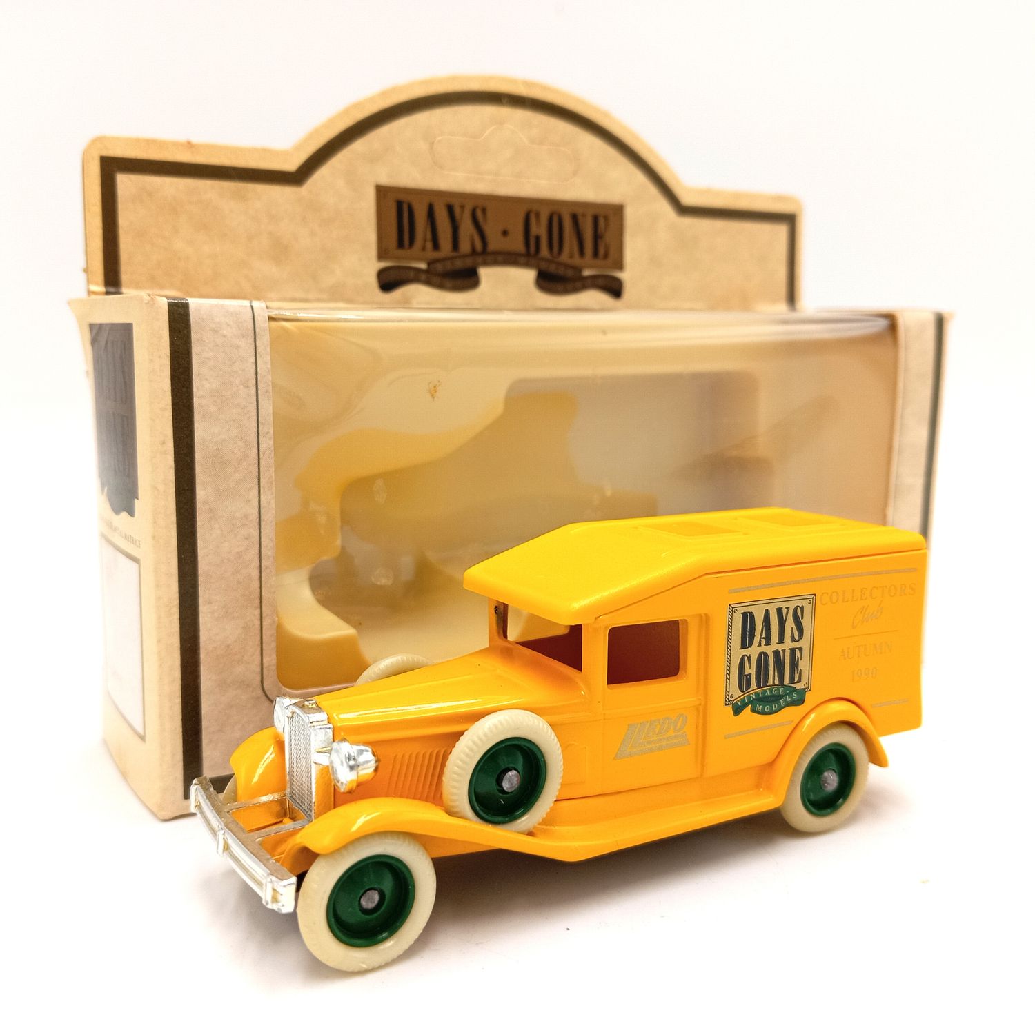 Lledo Days Gone 1936 Packard collectors club in box