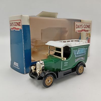 Lledo collectors club 2000-2001 1926 Bull Nose Morris - special Edition die-cast model car in box