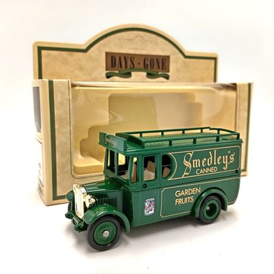 Lledo 1932 Dennis Smedleys van - Advertisement model for "Smedleys canned garden fruits" in box