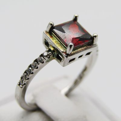 Sterling Silver ring with red stone - Size M